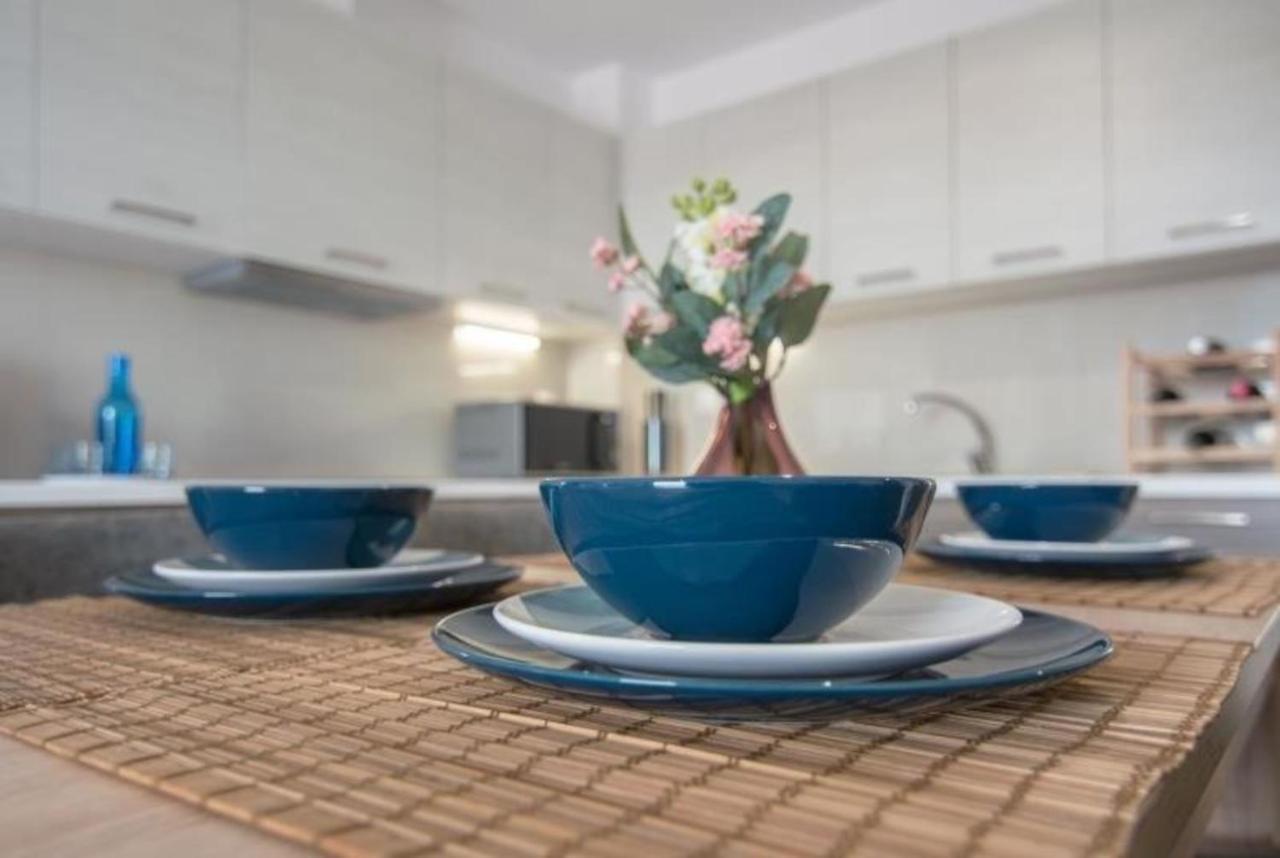 New Spacious Apartment Located In Pireu Exterior foto