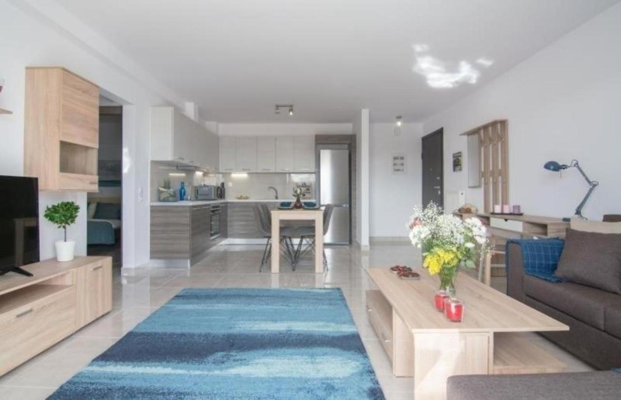 New Spacious Apartment Located In Pireu Exterior foto