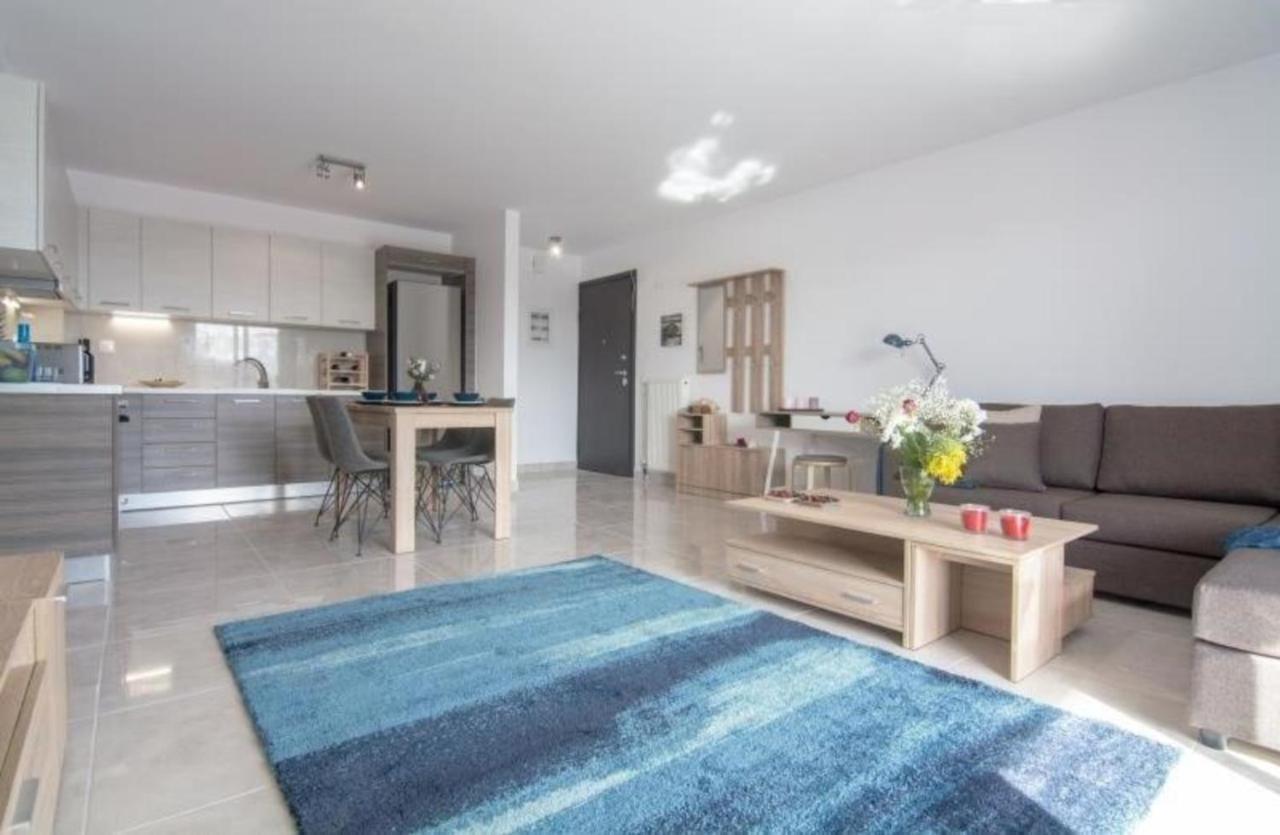 New Spacious Apartment Located In Pireu Exterior foto